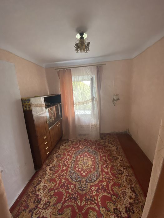 Дім з гарною площею землі