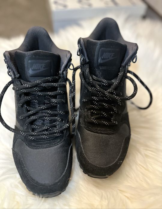 Продаю кросівки Nike. Оригінал. 24 см.