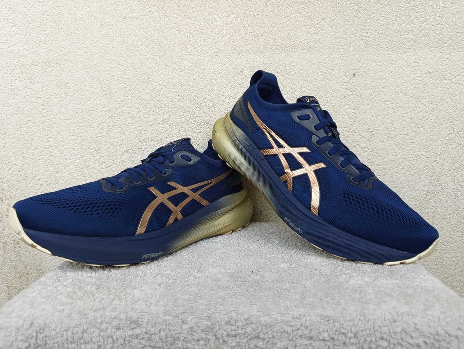 ASICS GEL-KAYANO 31 r.44,5 stan bardzo dobry