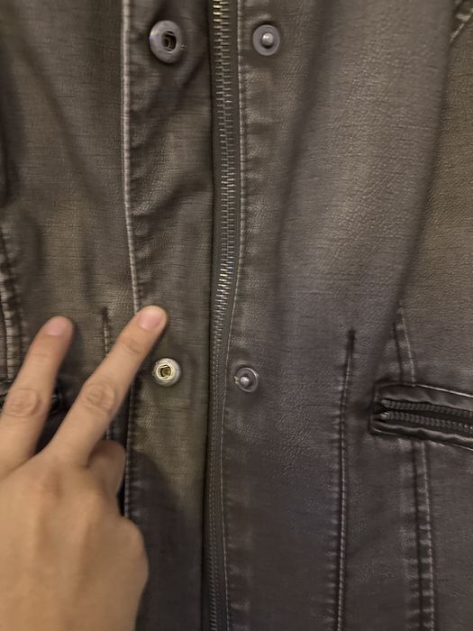 Blusao eatilo motard cinza desgastado