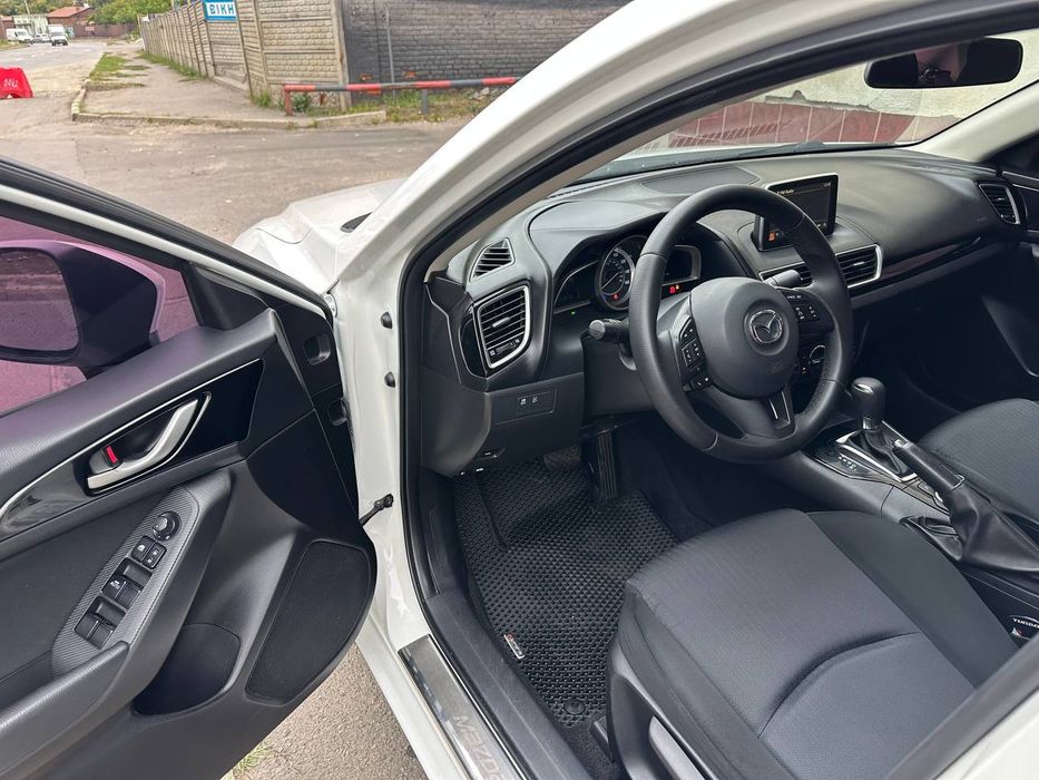 Продам Mazda 3 2015