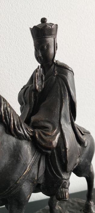 Escultura em bronze