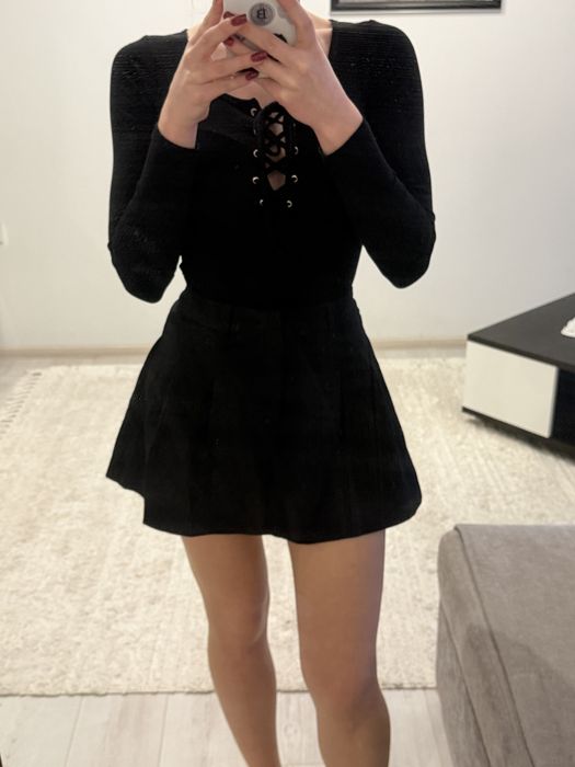 Чорна та сіра міні спідниця від H&M