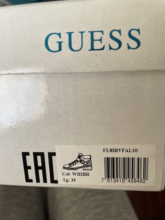 Botins perola Guess em pele