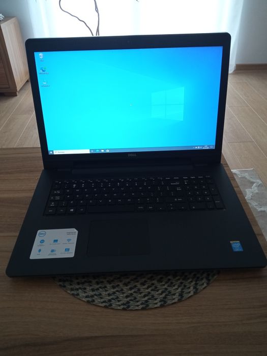 Dell Inspiron 17 cali i5  SSD