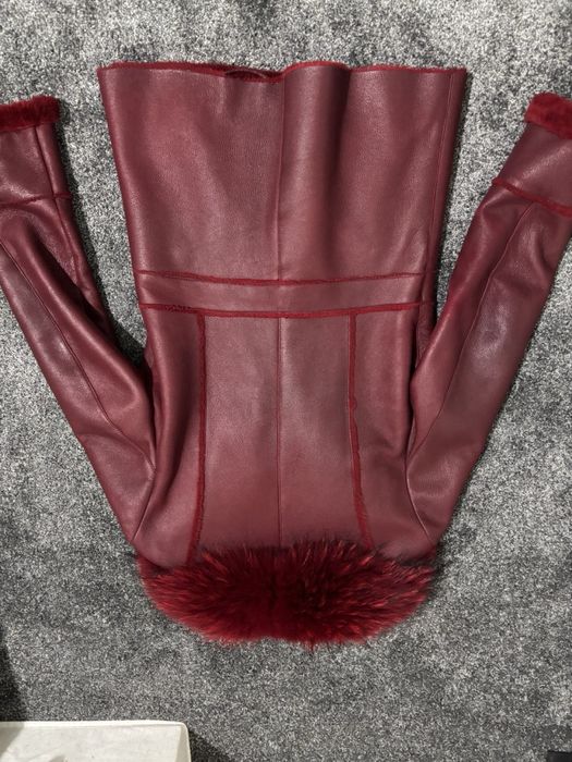 Дуже класна дублянка червоного кольору