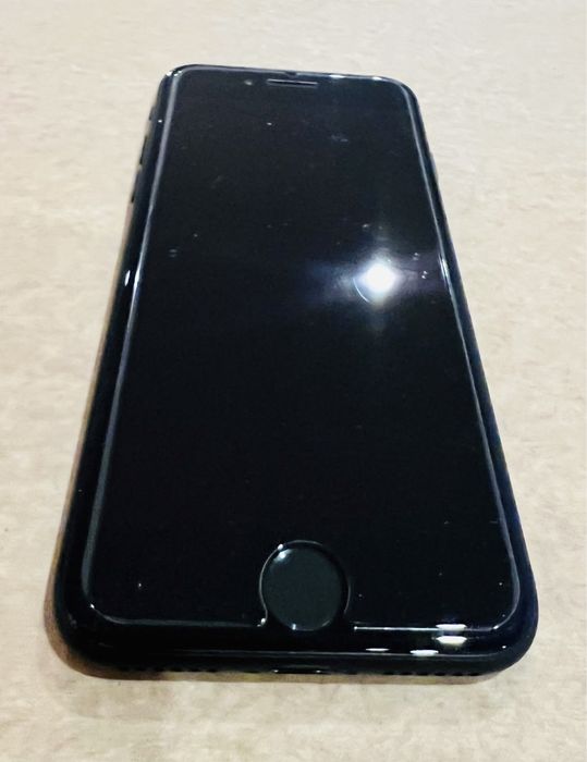 iPhone 7 in good condition!64751884466690123