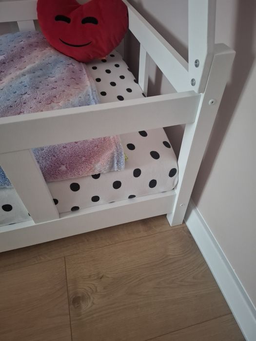 Łóżko dziecięce z materacem