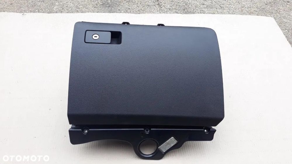 Zmieniarka Płyt Cd + Schowek Europa Vw Passat B6