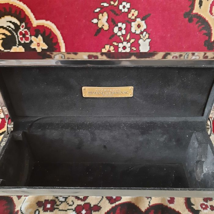 Коробка для шампанского .