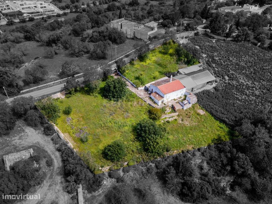 Terreno de 2.470 m² com CASA ANTIGA e Potencial de Construção (300 m²)