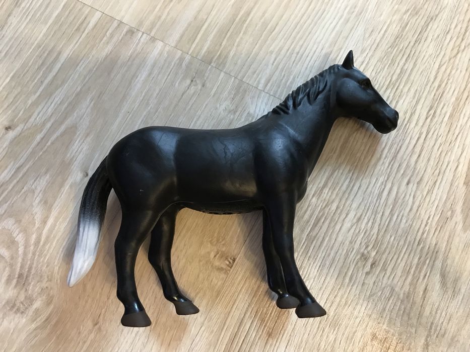 Figurka konia  z firmy Bruder