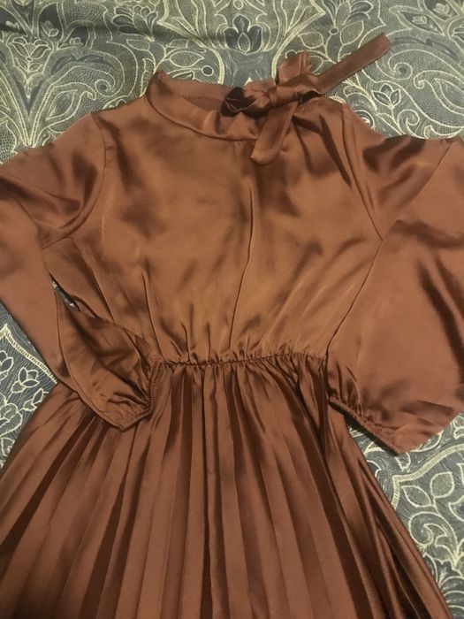 Miedziana sukienka elegancka