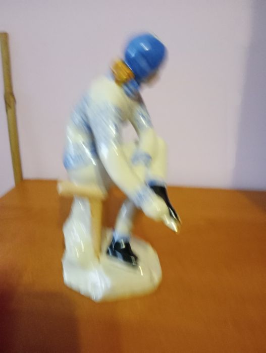 Статуэтка Конкобежка