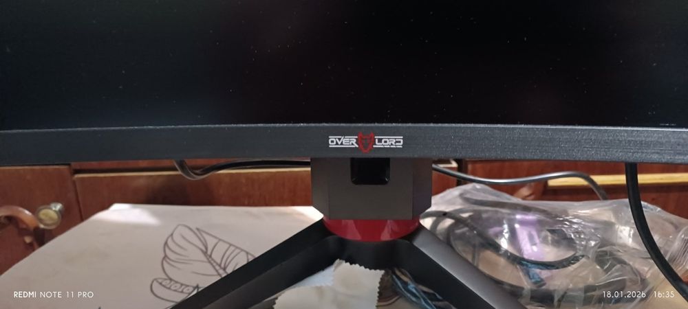 Продам монітор майже новий