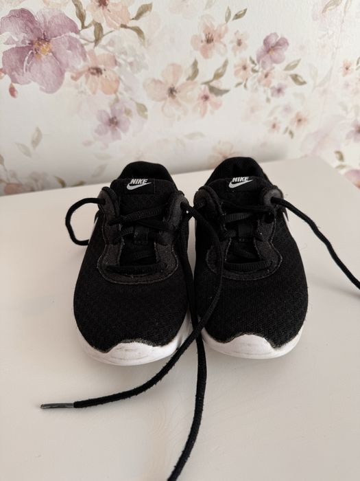 Sneakersy Nike TANJUN buty sportowe siateczkowe rozmiar 28