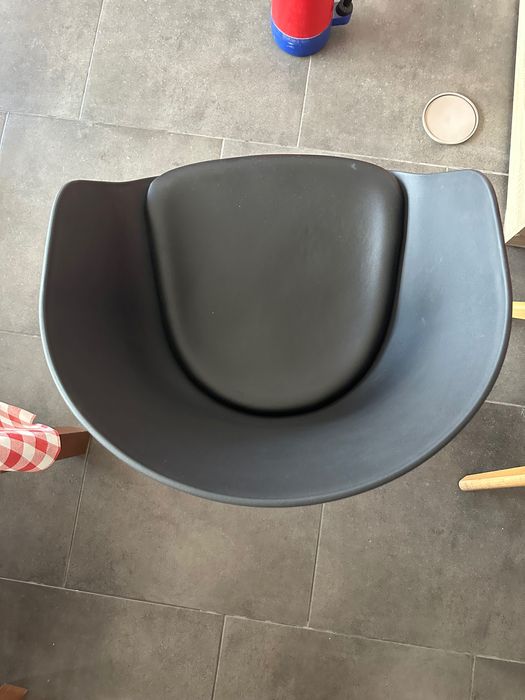 4 Cadeiras de Jantar com Pernas em Madeira – Design Moderno