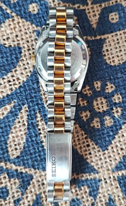 Swatch swiss Saiko наручные часы годинники женские