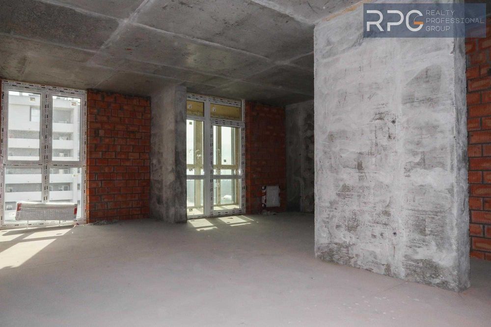 Apartment in Kyiv - More
