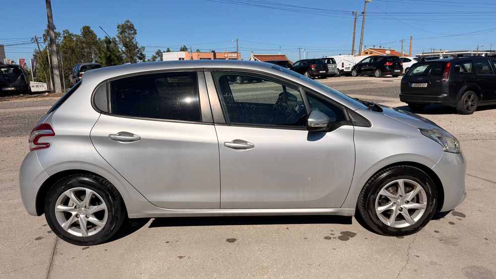 Peugeot 208 1.4HDi — photo 4