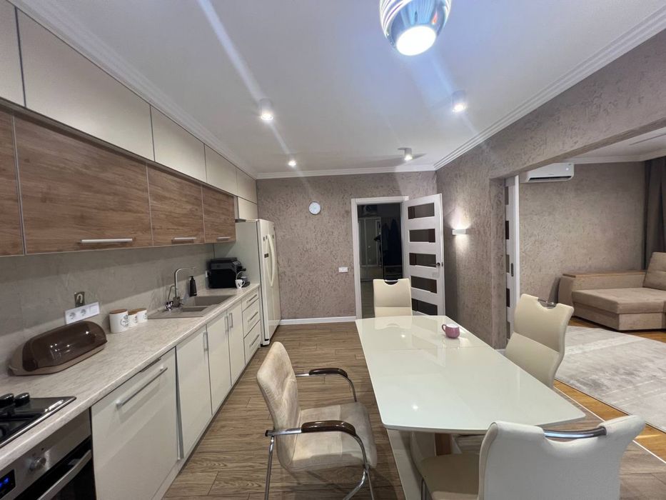 Подобова оренда шикарного будинку