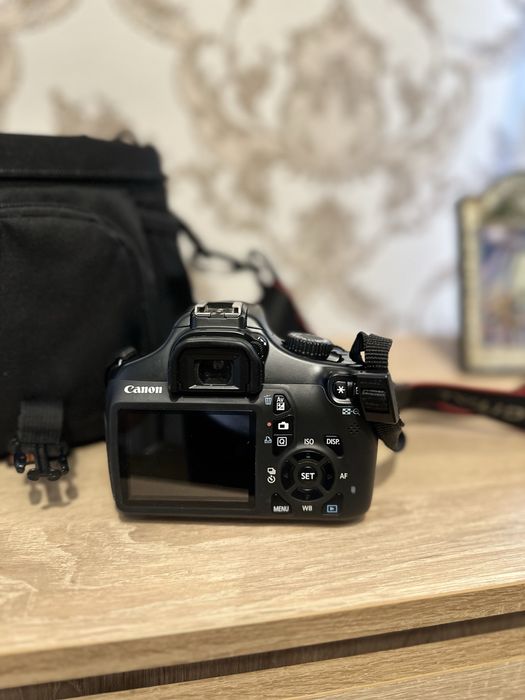 Фотоапарат Canon 1100D повний комплект в ідеальному стані