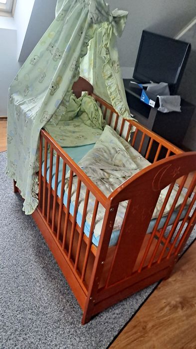 Łóżeczko drewniane