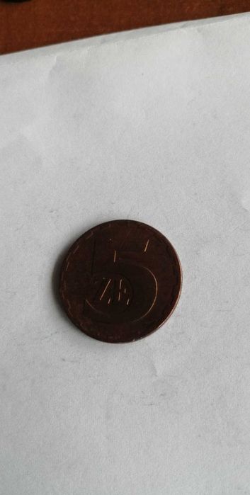 5 zł z 1977 roku  bez znaku mennicy.
