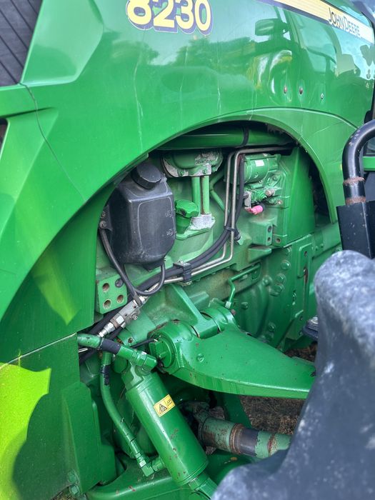 John Deere 8230   w bardzo dobrym stanie  gotowy do pracy