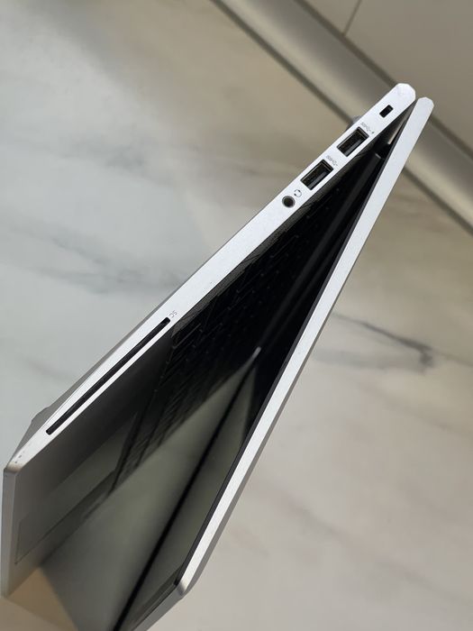 Hp Elitebook 830 G8 i7-1185G7 8Gb 256 Ssd Nvme Touch Iris Xe