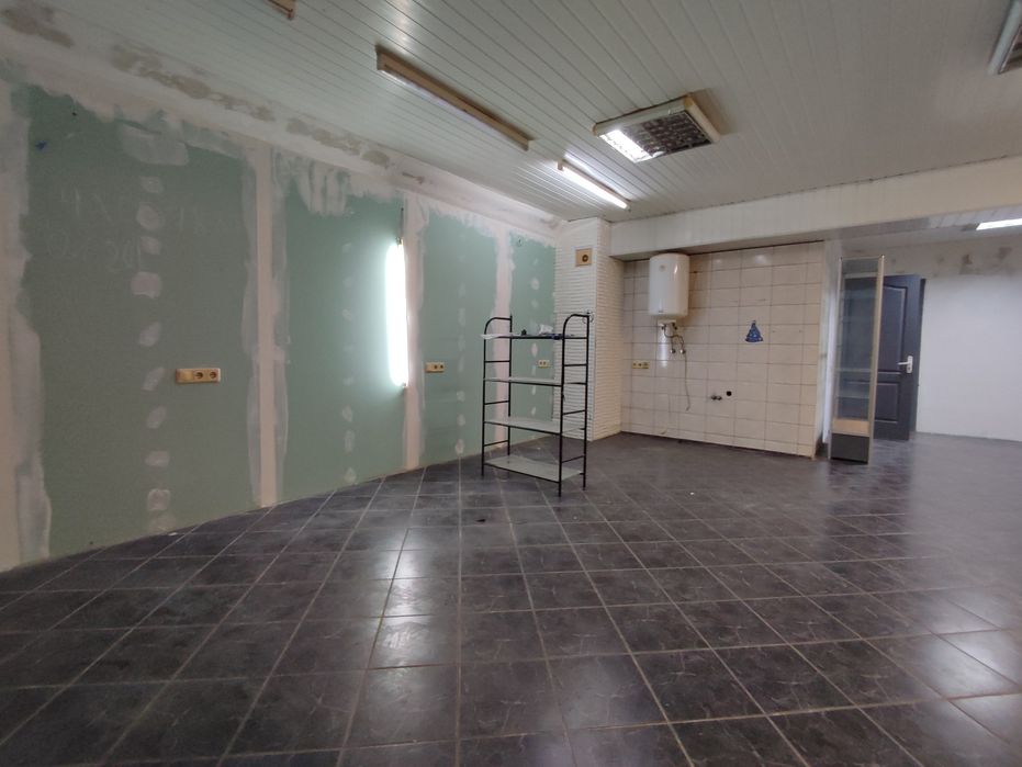 75м2, окремий вхід з вулиці, вул. Васильківська 42, Голосіївський р.