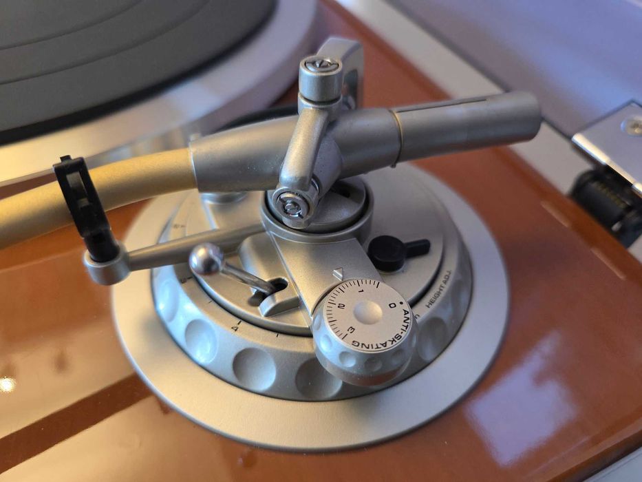 gramofon Denon DP-1300M z akcesoriami, stan gabinetowy