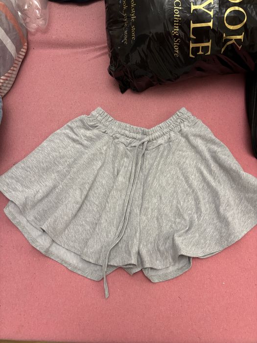 Вещи новые и б/у в отличном состояние