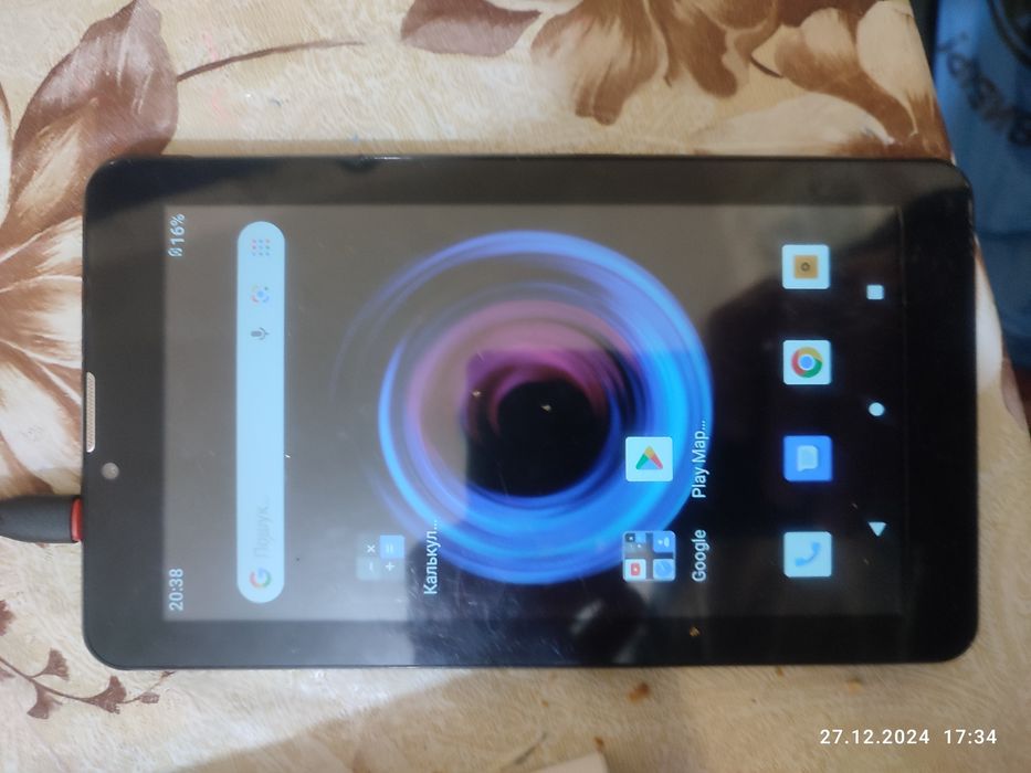 Продам планшет Pixus на запчасти треснул экран тач скрин целый