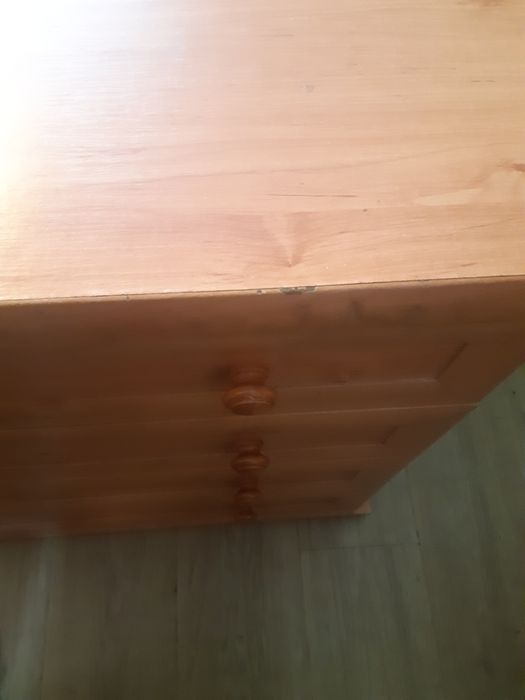 Komoda z czterema szufladami