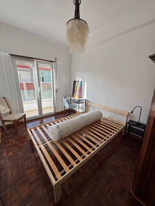 Quartos com varanda em Almada