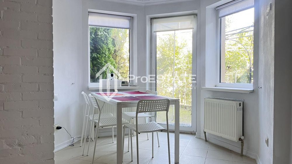 Продаж Таунхауса + гараж в центрі Борисполя