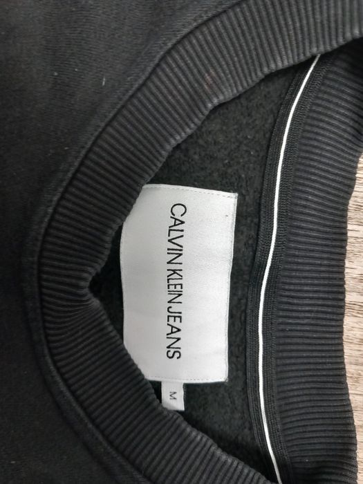 Sprzedam męską bluzę firmy Calvin Klein rozmiar M.