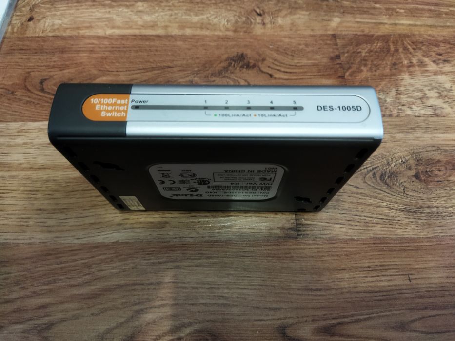 Комутатор D-Link DES-1005D