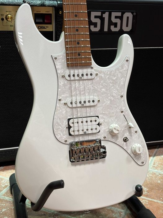 Ibanez Prestige AZ2204 PW