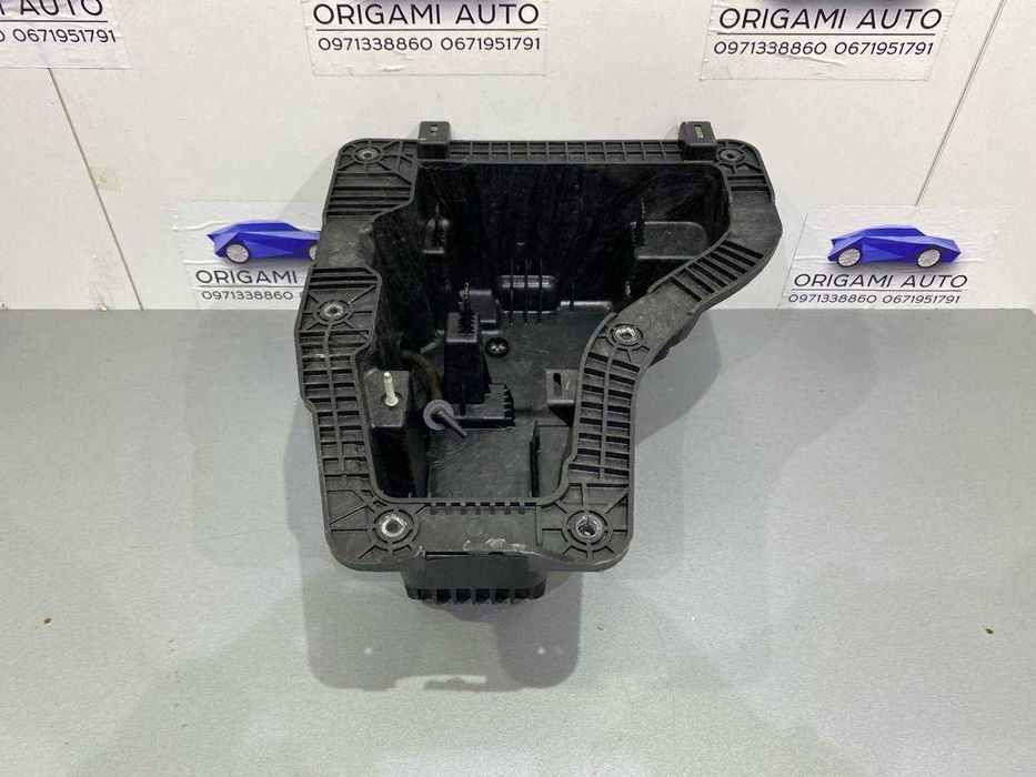 Піддон АКБ правий Jeep grand cherokee WL джип гранд черокі ВЛ 2021+