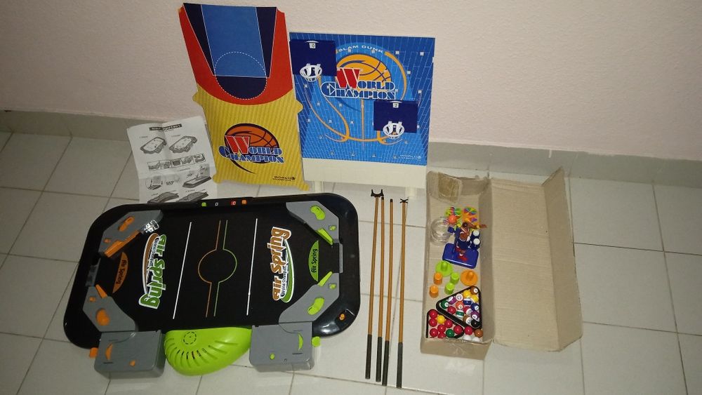 (Brinquedo) Mesa de jogos 5 em 1