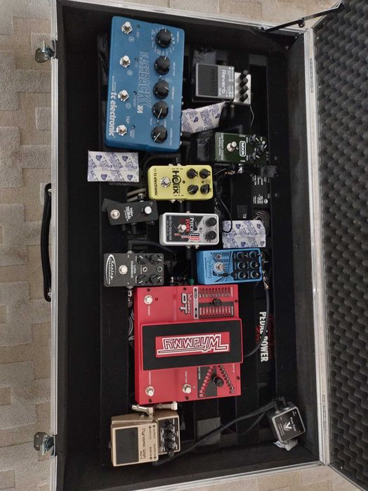 Pedaleira 13 pedais e alimentador de pedais DC e AC