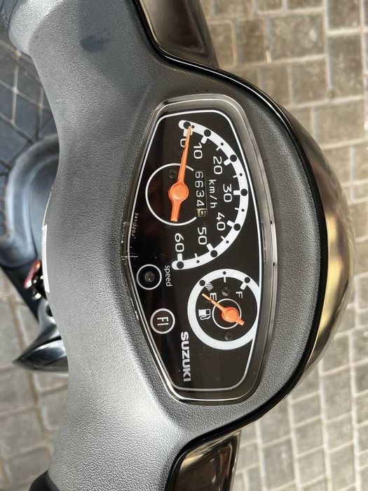 Скутер Suzuki lets 4