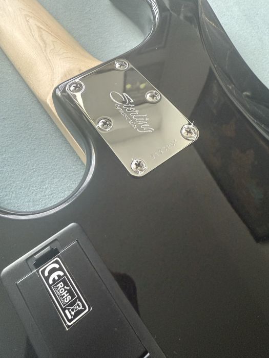 Sterling Stingray Ray5 Bass czarny gitara basowa