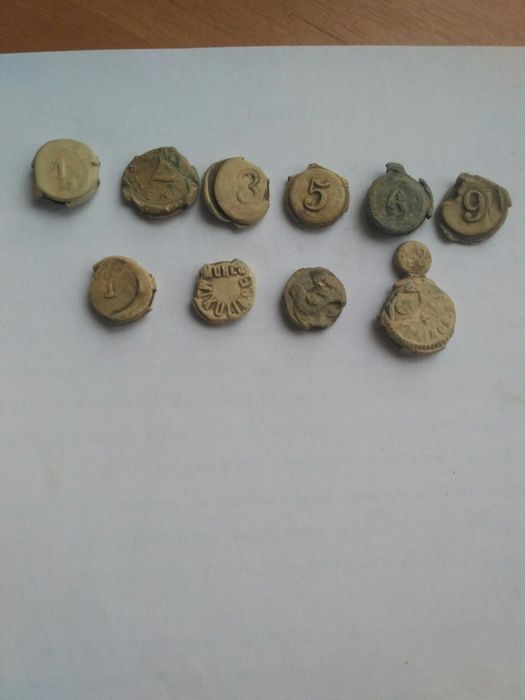 Старовинні пломби торгові і інші знідідки..