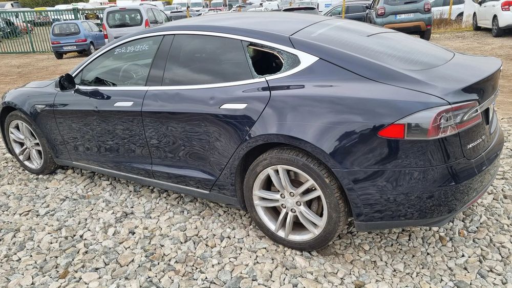Tesla Model S S75