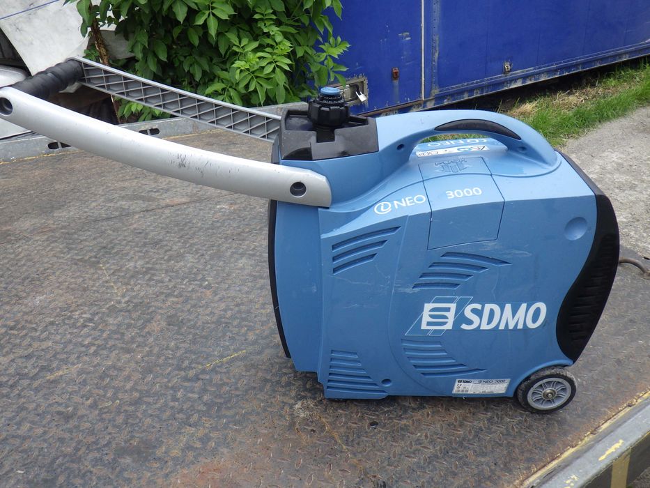 Generator prądu SDMO NEO 3000 Turystyczny Mobilny