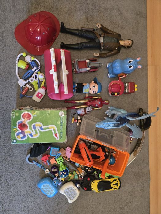 Lote brinquedos variados.