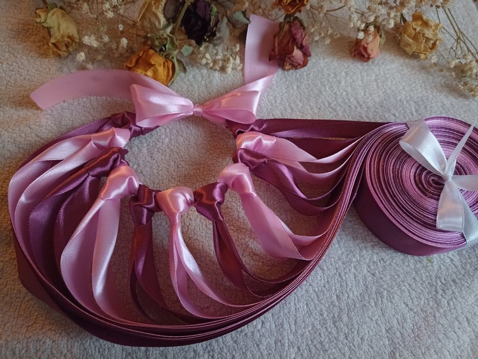 Ring oczepinowy 22 wstążki różowy śliwkowy